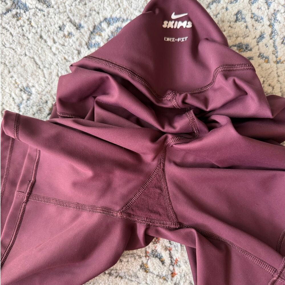 NikeSKIMS Matte High-Waisted 5" Biker Shorts Currant XS - Picture 11 of 13